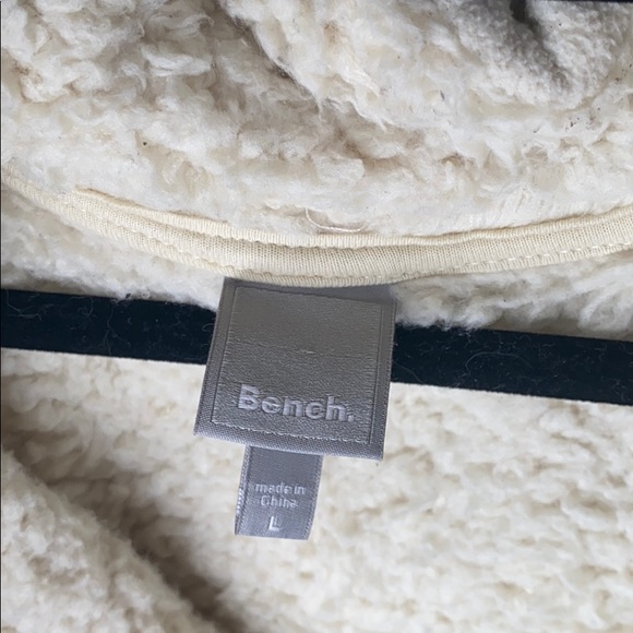 Fluffy Bench Vest - Picture 3 of 3